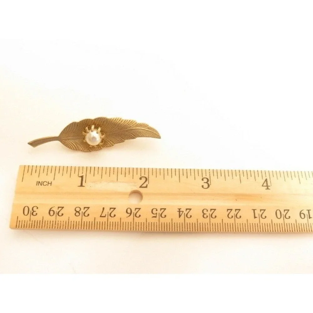 Vintage Gold Faux Pearl Leaf Pin Brooch‎